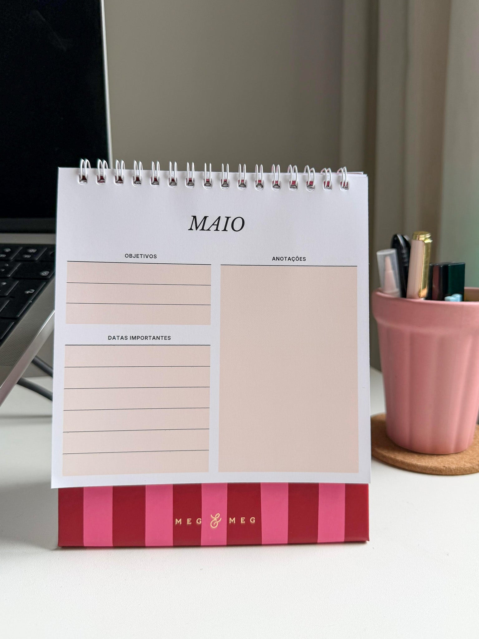 Calendário de Mesa 2027 Pink Vinho