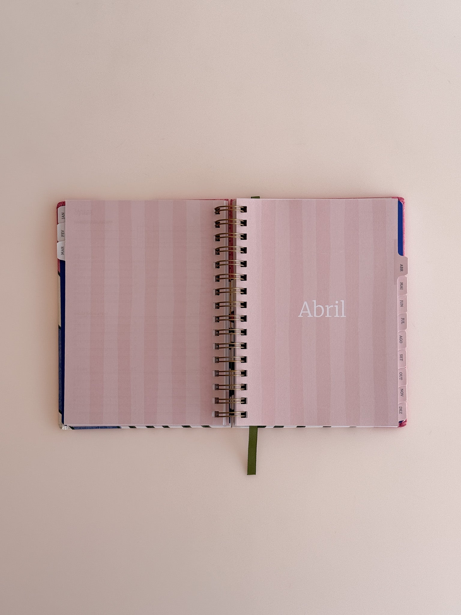 2027 Planner Tie